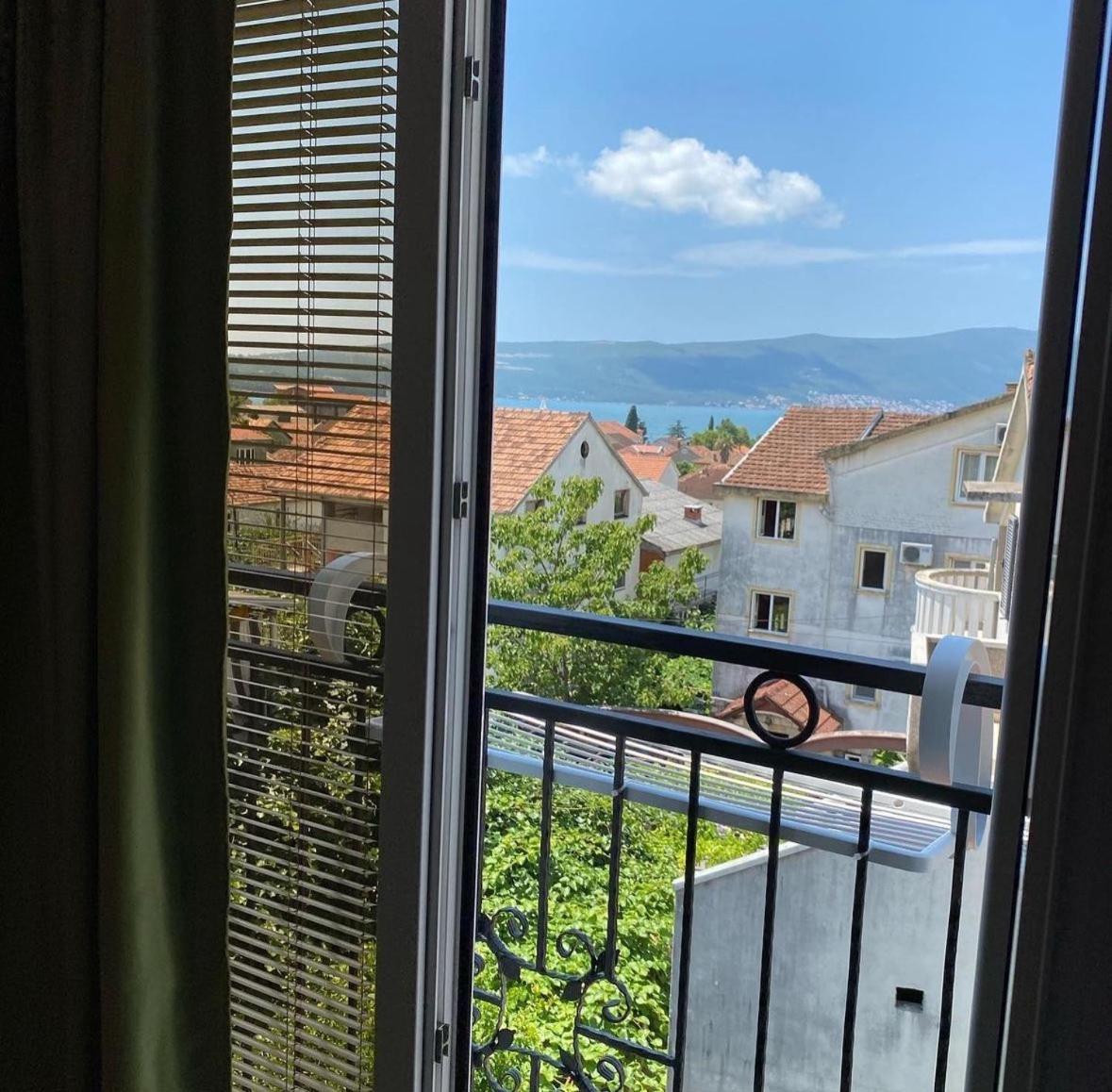 Apartments M&T Тиват Экстерьер фото