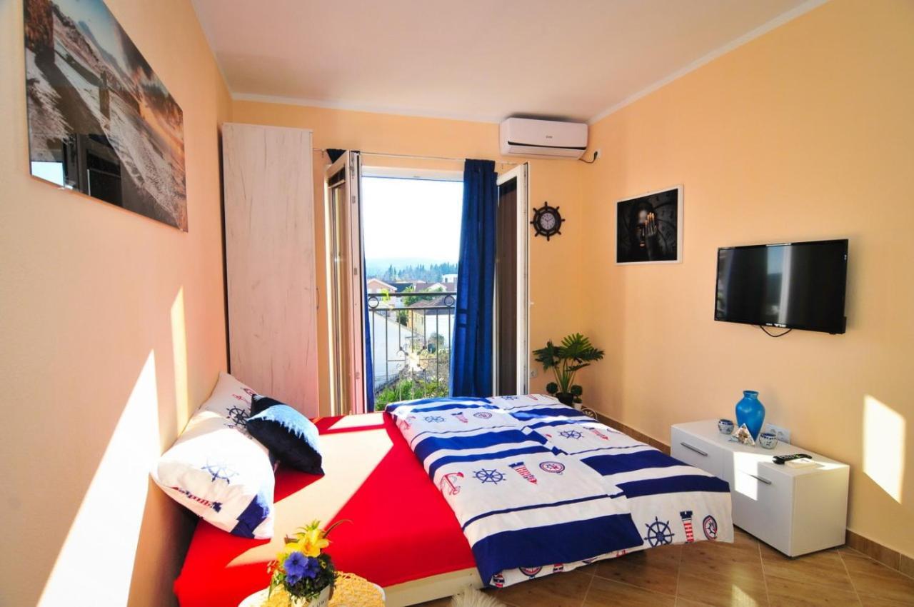 Apartments M&T Тиват Экстерьер фото