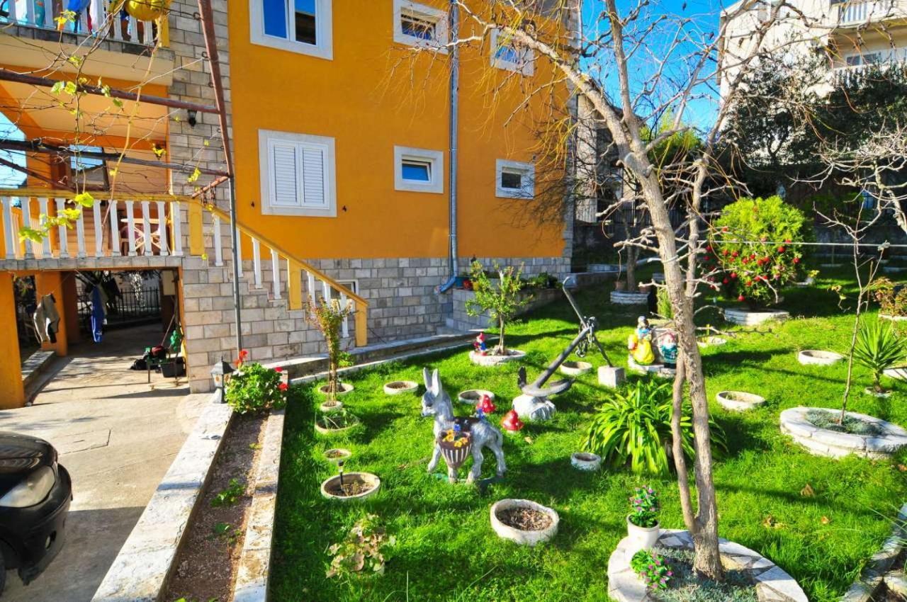 Apartments M&T Тиват Экстерьер фото