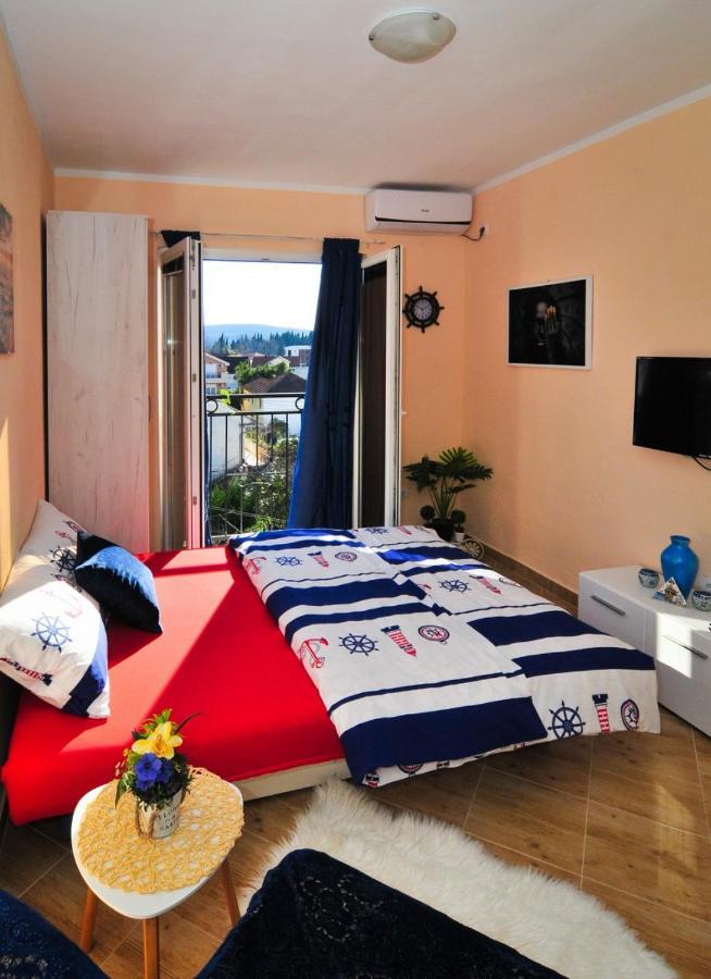 Apartments M&T Тиват Экстерьер фото